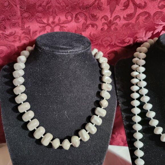 Costume Lot of 3 Strands Grey Bead Necklaces, Vintage Oval & Oblong Beads. - Picture 3 of 4